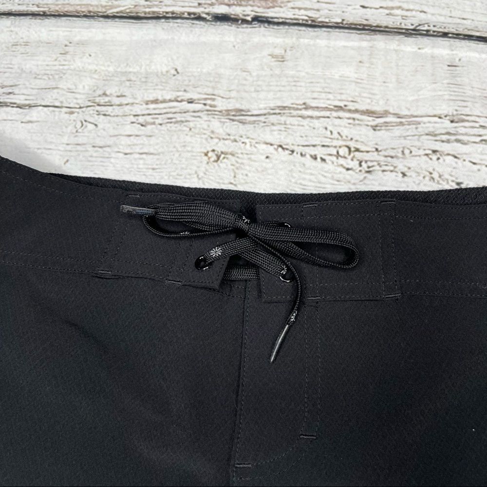 Athleta Drawstring hiking / Board Shorts Size 4 - Picture 4 of 8